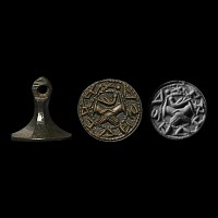 Medieval Bronze Chess Piece Type Seal Matrix with Clasped Hands