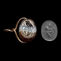 Italic Banded Agate Scarab with Kneeling Warrior in Gold Mount