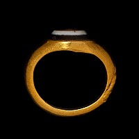 Roman Gold Ring with Engraved Agate Gemstone