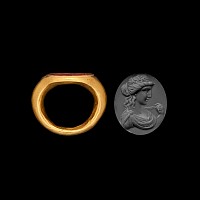 Roman Gold Ring with Carnelian Gemstone with Bust of a Goddess