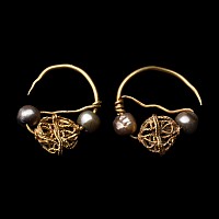 Moghul Indian Gold and Pearl Earrings