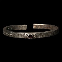 Roman Silver Decorated Bracelet with Cabochon Garnet