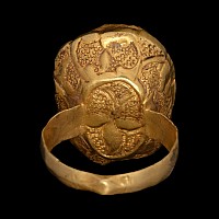 Stuart Period Engraved Gold Ring with Carnelian Gemstone