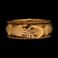 Georgian Gold Mourning Ring with Opening Clasped Hands