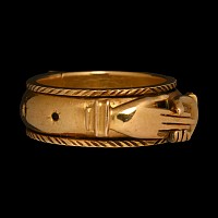 Georgian Gold Mourning Ring with Opening Clasped Hands