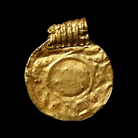 Merovingian Gold Pendant with Cabochon Garnet