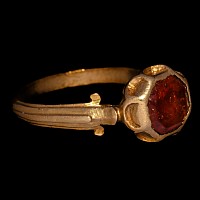 Renaissance Gold Ring with Table-Cut Hessonite Garnet