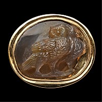Renaissance Agate Cameo of Two Owls in Gold Ring