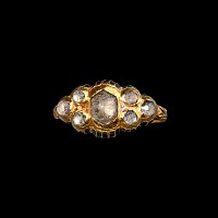 Renaissance Enamelled Gold Ring with Facetted Gems