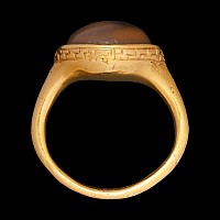 Renaissance Gold Ring with Toadstone