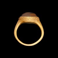 Renaissance Gold Ring with Toadstone