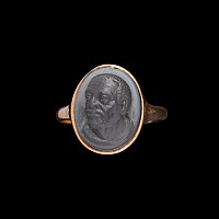 Antique Gold Ring with Agate Cameo of an African