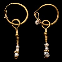 Roman Gold Earrings with Pearls