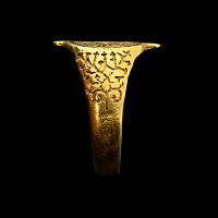 Veneto-Byzantine Gold Ring with 'God Help the Wearer' Inscription