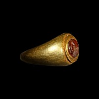 Early Byzantine Gold and Garnet Gemstone Ring with Bird
