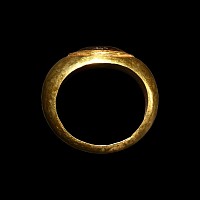 Early Byzantine Gold and Garnet Gemstone Ring with Bird