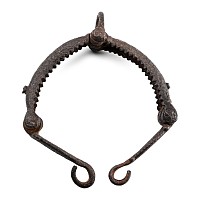 Serrated Articulated Iron Leg Shackle