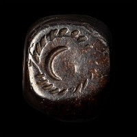 Sasanian Stamp Seal with Crescent Moon within Wreath