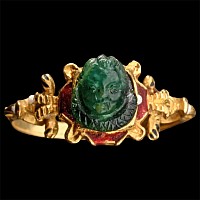 Roman Chrome Chalcedony Cameo of Eros in Renaissance Gold and Enamel Ring