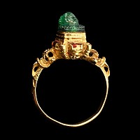Roman Chrome Chalcedony Cameo of Eros in Renaissance Gold and Enamel Ring
