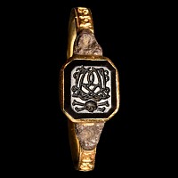 Post Medieval Gold Mourning Ring with Skull