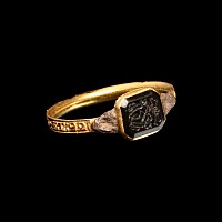 Post Medieval Gold Mourning Ring with Skull