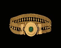 Roman Gold Bracelet Centre with Cabochon Emerald