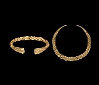Viking Gold Plaited Bracelet with Ornamented Terminals