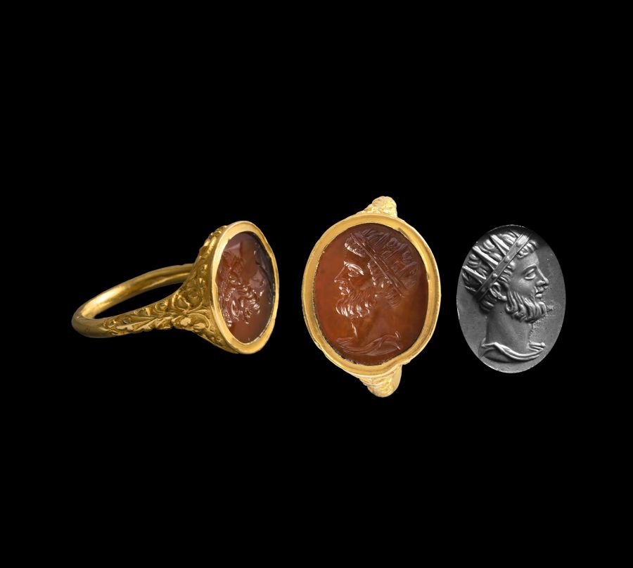 'The Hedingham Castle Estate' Elizabethan Gold Ring with Edward de Vere as Emperor