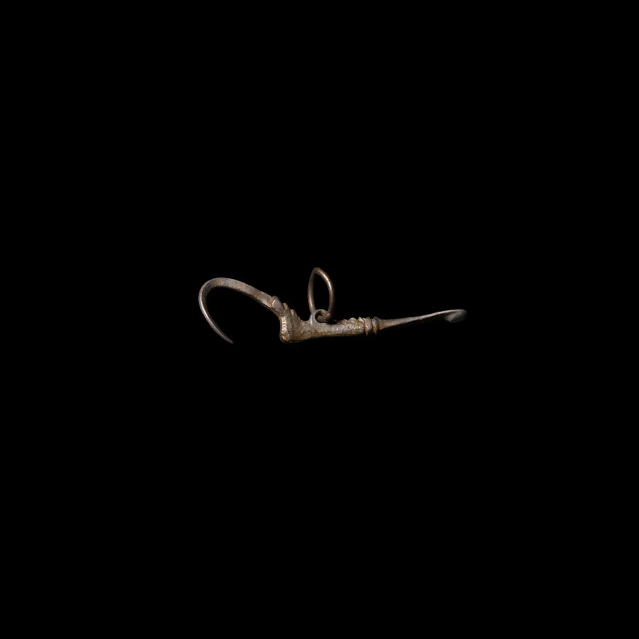 Tudor Silver Cosmetic Tool