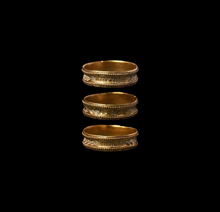 'The Chinnor' Medieval Gold 'None So Well' Decorated Posy Ring