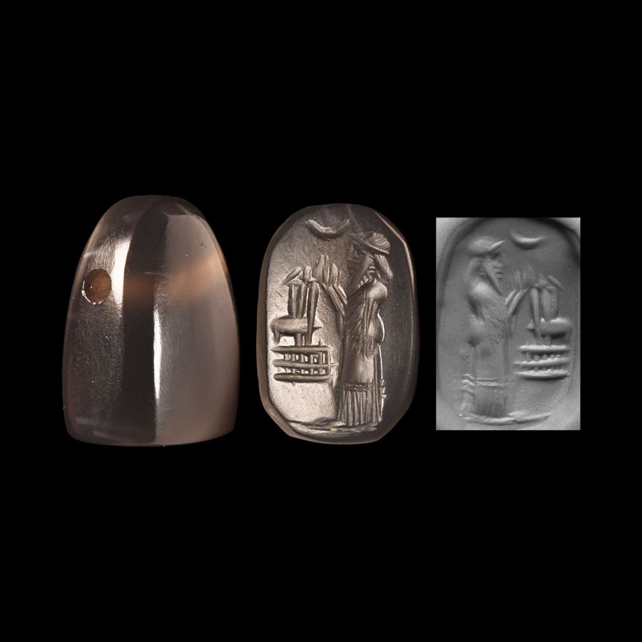 Neo Babylonian Agate Stamp Seal with King Worshipping
