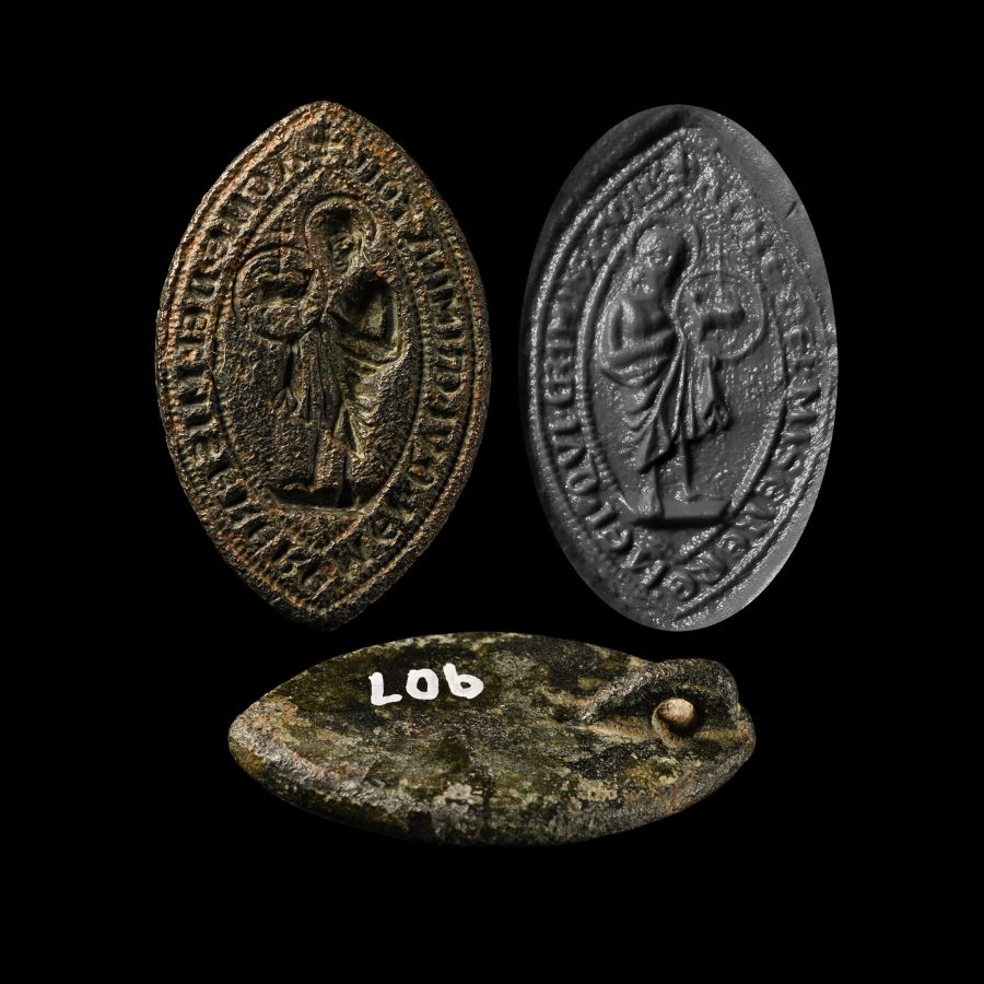 English Medieval Vesica-Shaped Seal Matrix with 'O Lamb of God, who takes away offences, have mercy upon me'