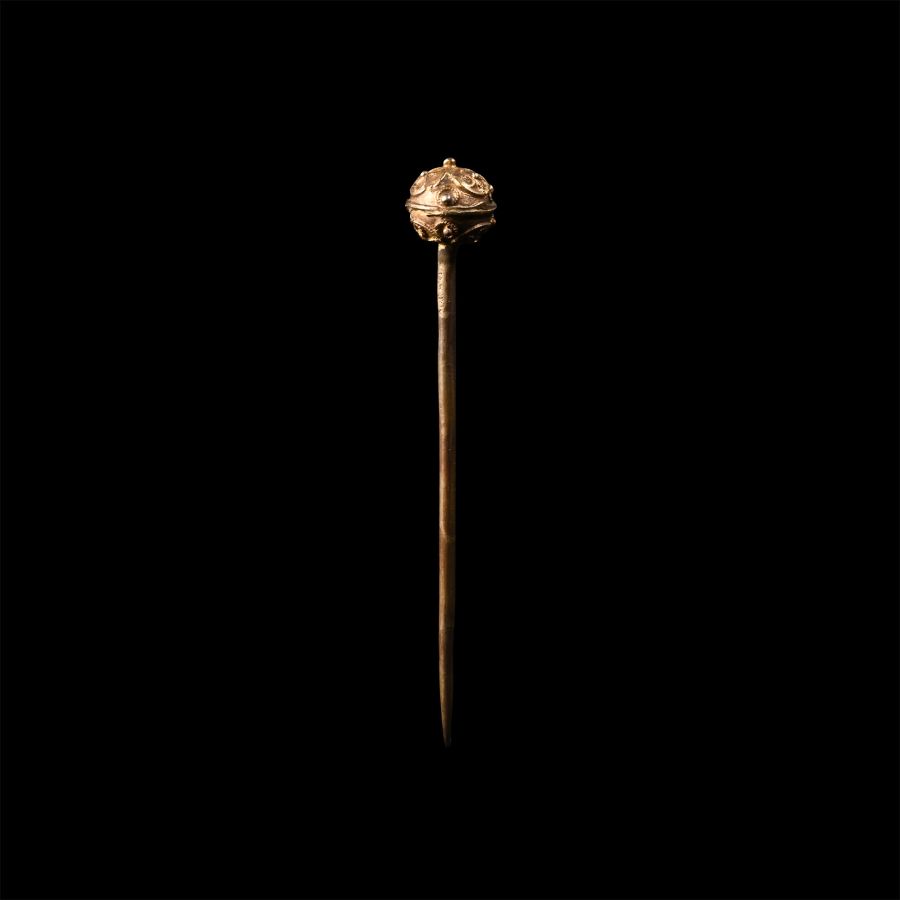 Tudor Gilt Silver Dress Pin