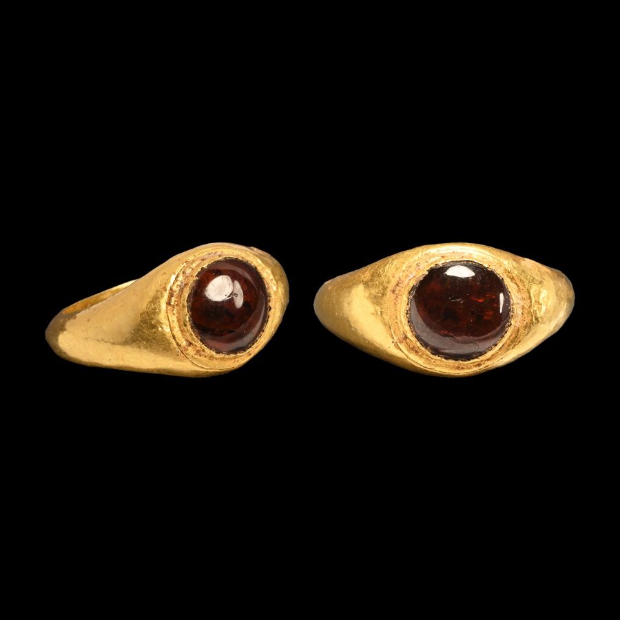 Roman Gold Ring with Garnet Cabochon