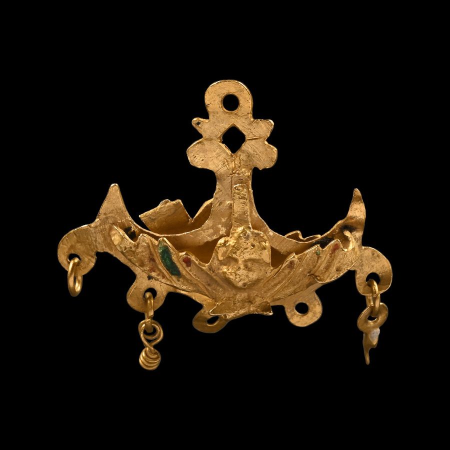 Elizabethan Boat-Shaped Pendant with Putti