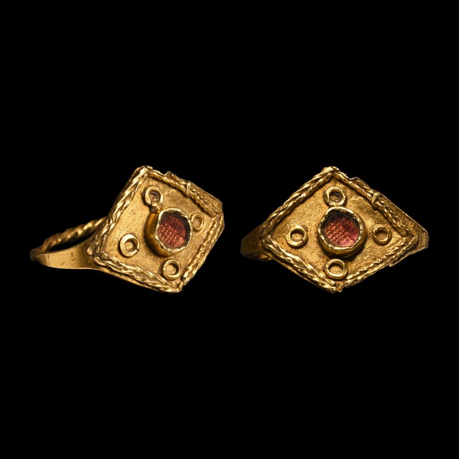 Merovingian Gold Ring with Garnet in Lozenge Bezel