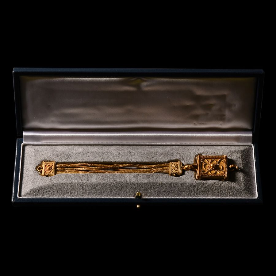 Javanese Gold Child's Decorated Bracelet