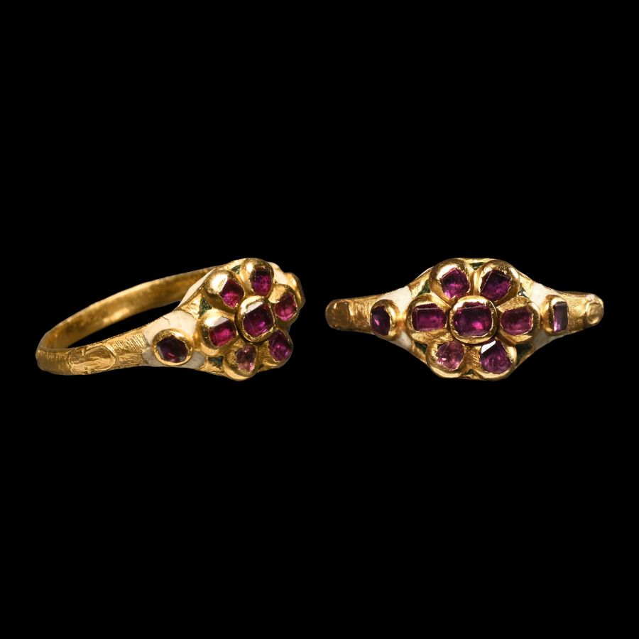Renaissance Enamelled Gold Ring with Rubies