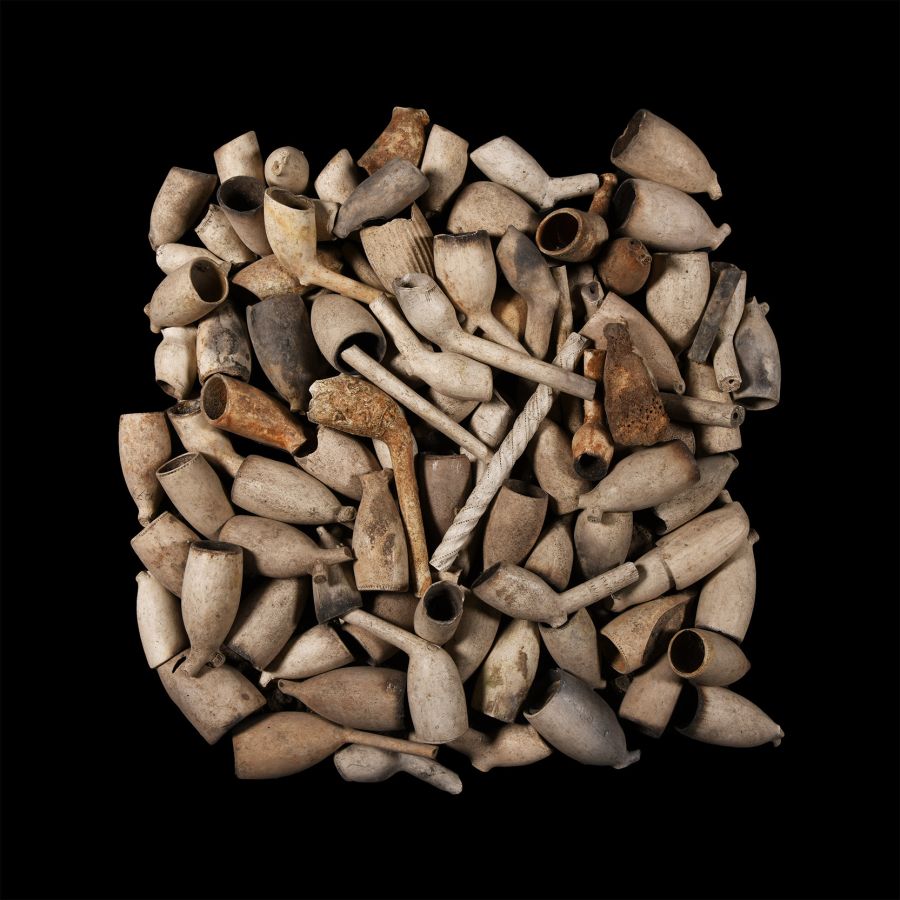 Post Medieval Pipe Bowl Group Including Armorials