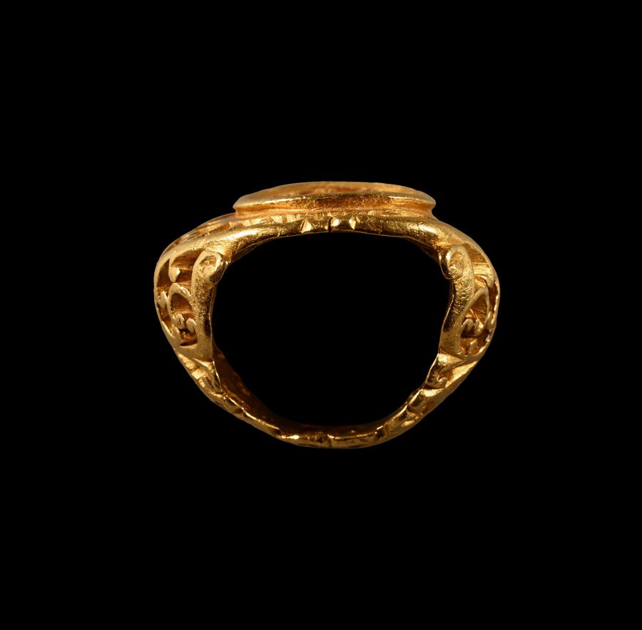 Roman Gold Ring with Gem Depicting Alexander the Great Hunting