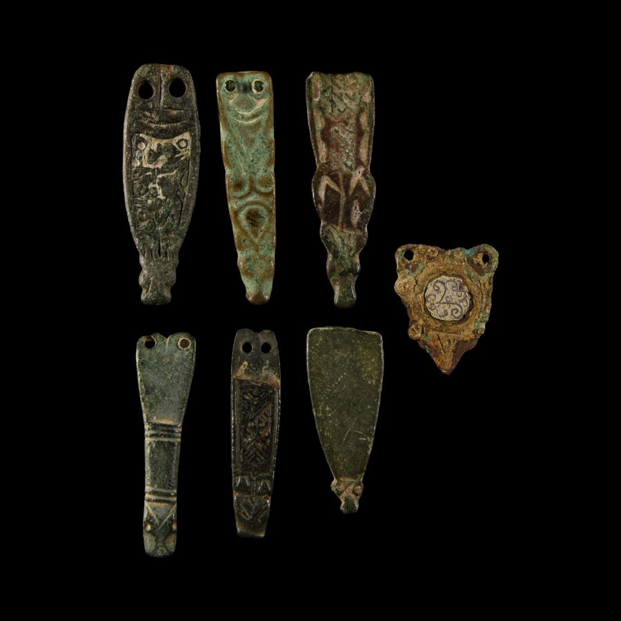 Saxon Bronze Strap End Group