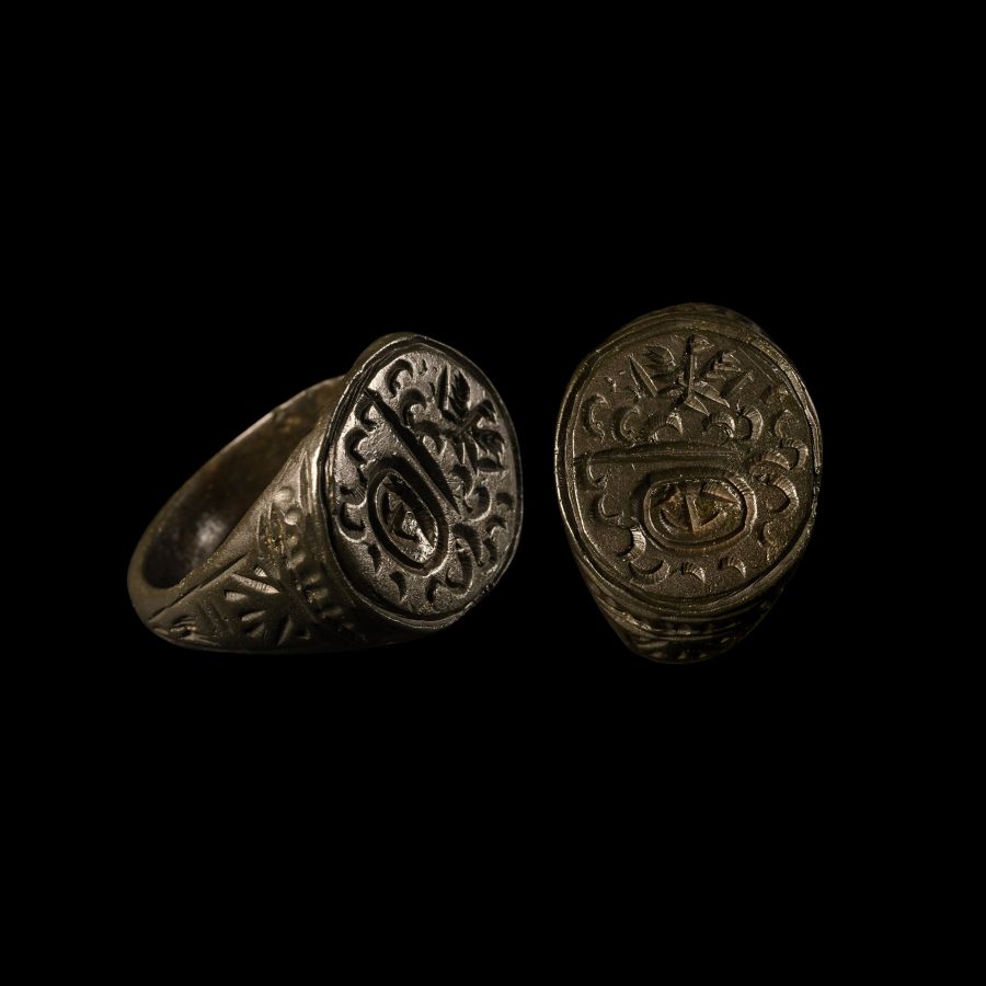 Tudor Period Bronze Signet Ring with Spread Eagle Over Device