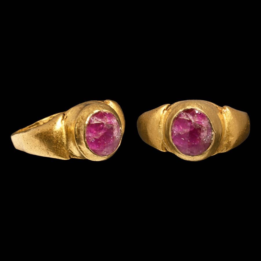 Gold Ring with Ruby