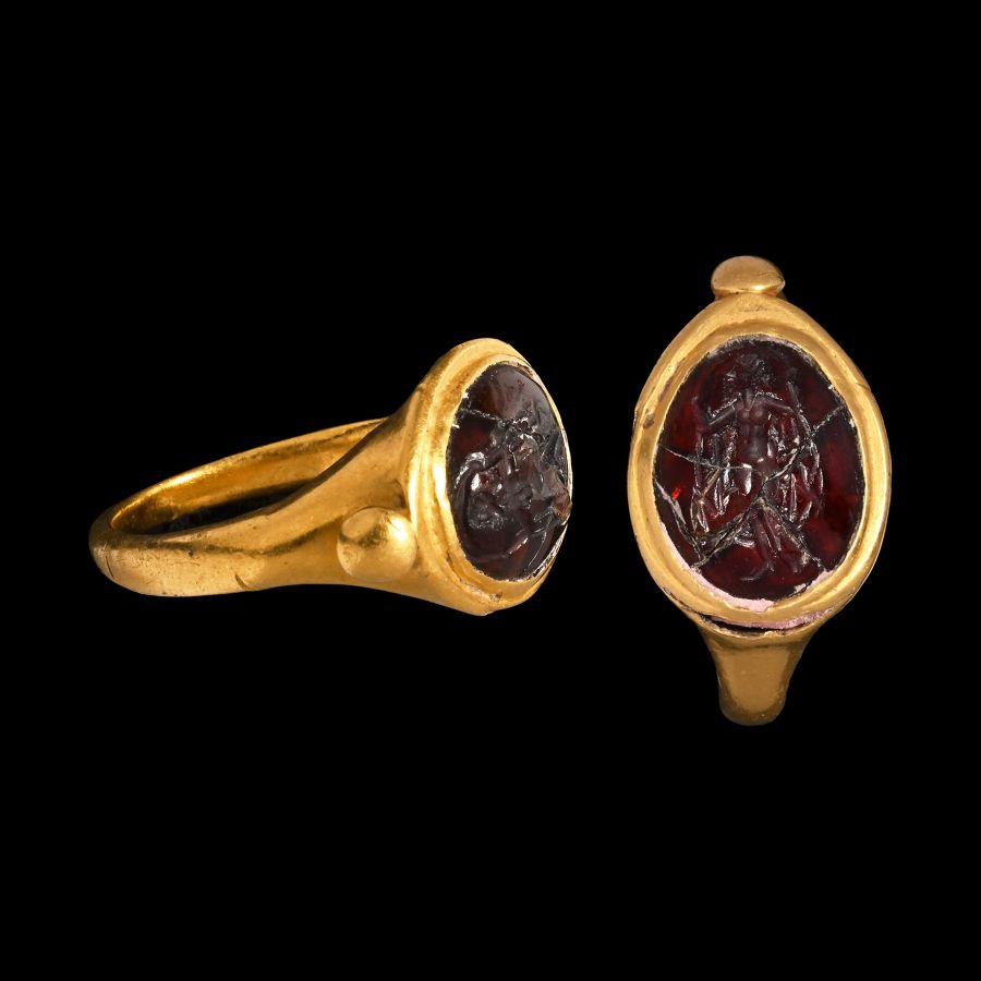 Sassanian Gold Ring with Garnet Intaglio