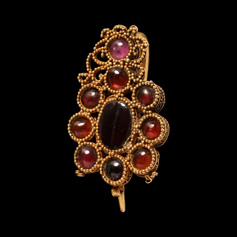 Late Roman Gold and Garnet Earring
