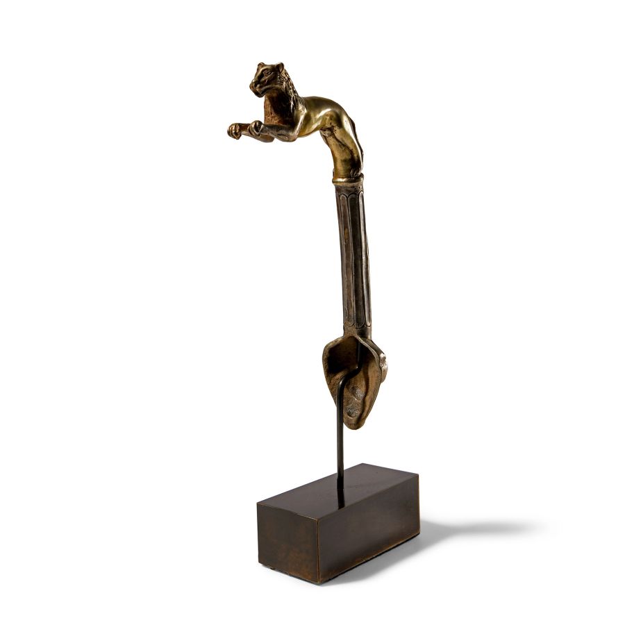 Post Classical Gilt Silver Handle with Lion and Mask