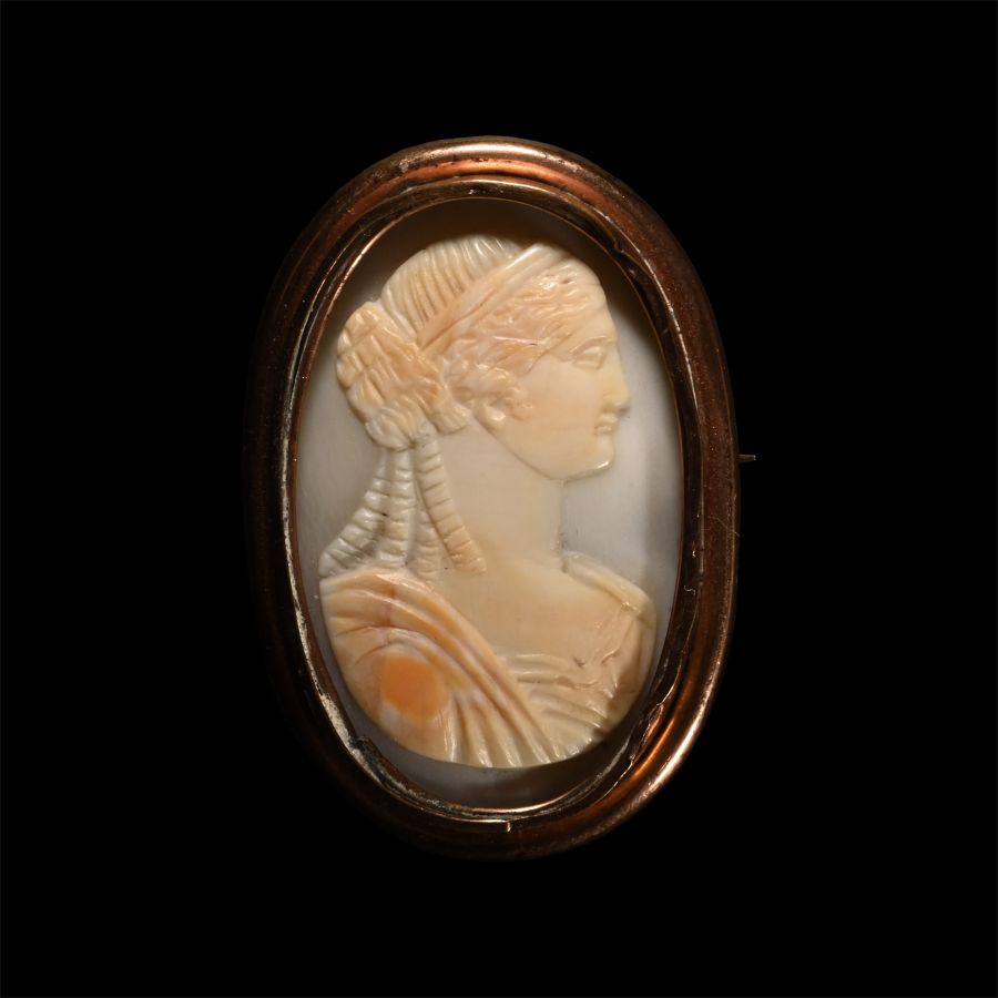 Neoclassical Shell Cameo of a Noble Lady in Gilt Brooch