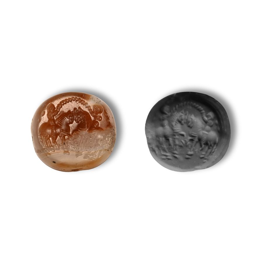 Sassanian Onyx Seal with Two Horses and Riders