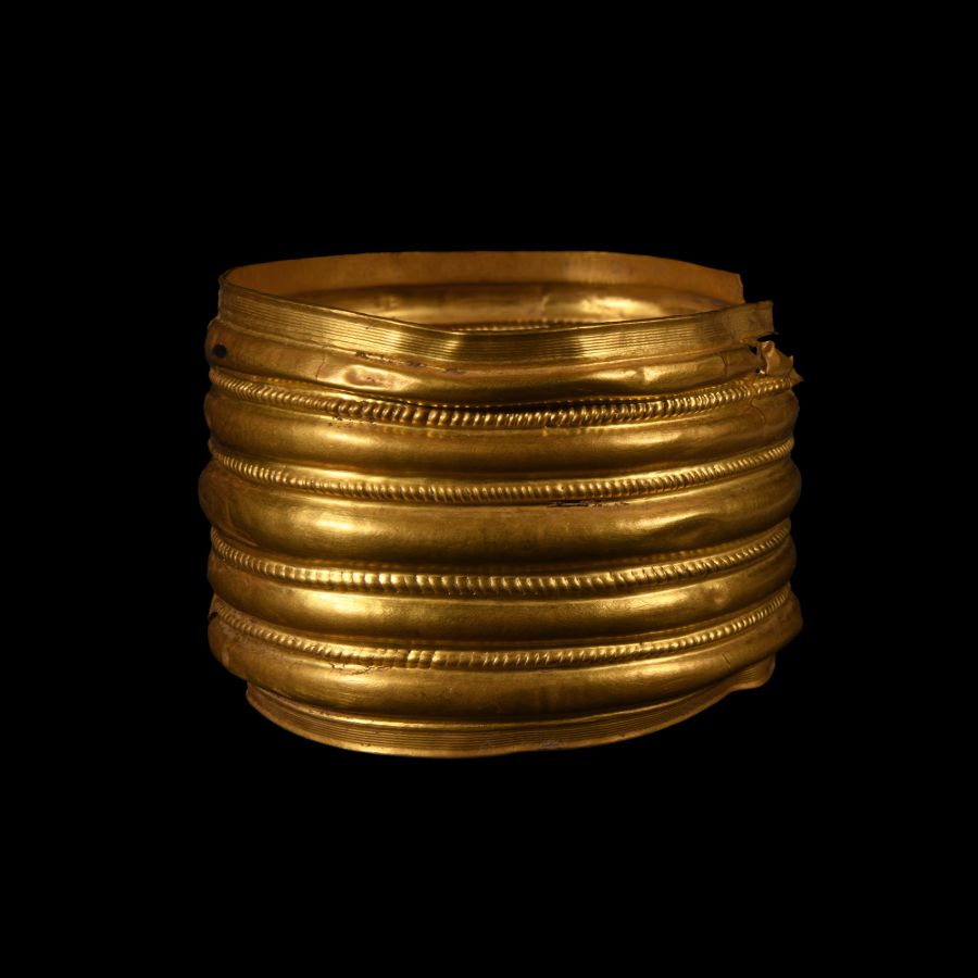Large European Bronze Age Gold Ribbed Bangle